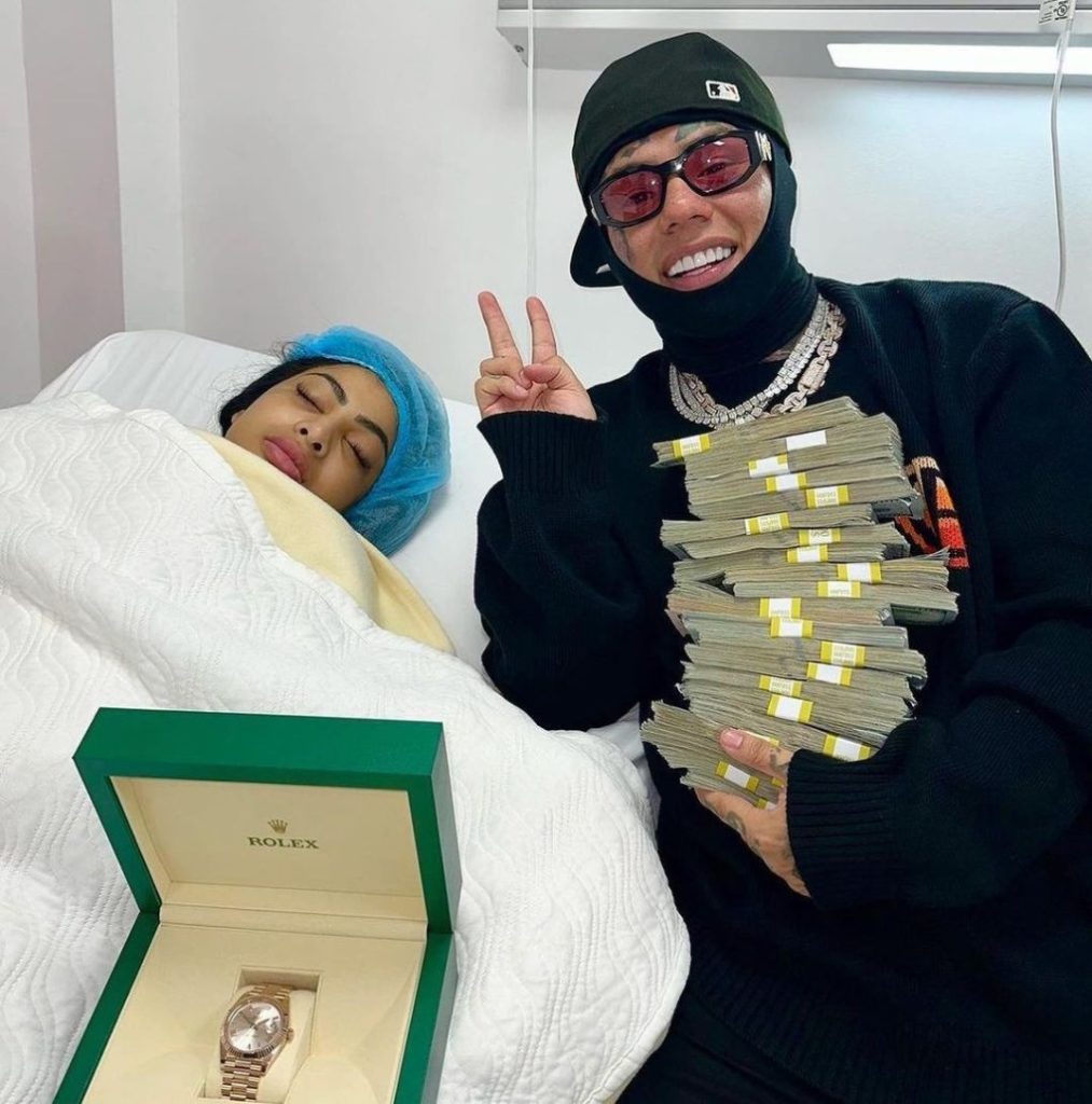 Flores, 500 mil dólares y un Rolex fue lo que regaló Tekashi a Yailin por su cumpleaños