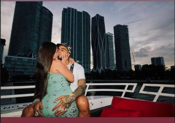 ¡Se enamoró el hombre! Anuel AA sigue presumiendo a su nueva novia en redes sociales