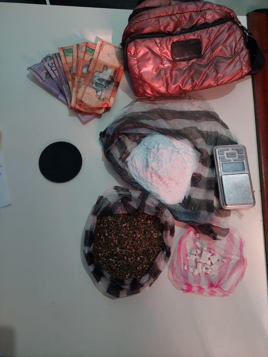 Apresan dos personas y desmantelan puntos de drogas en varias provincias