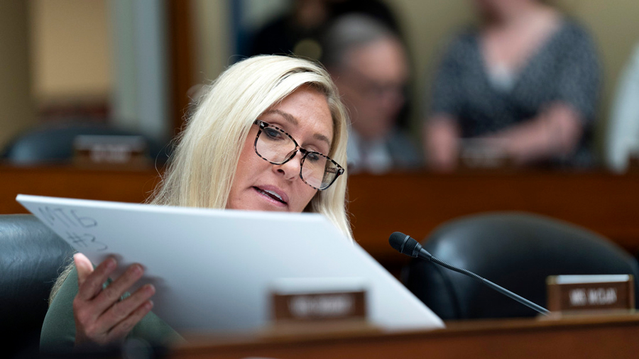 Legisladora de EE.UU. muestra fotos explícitas de Hunter Biden