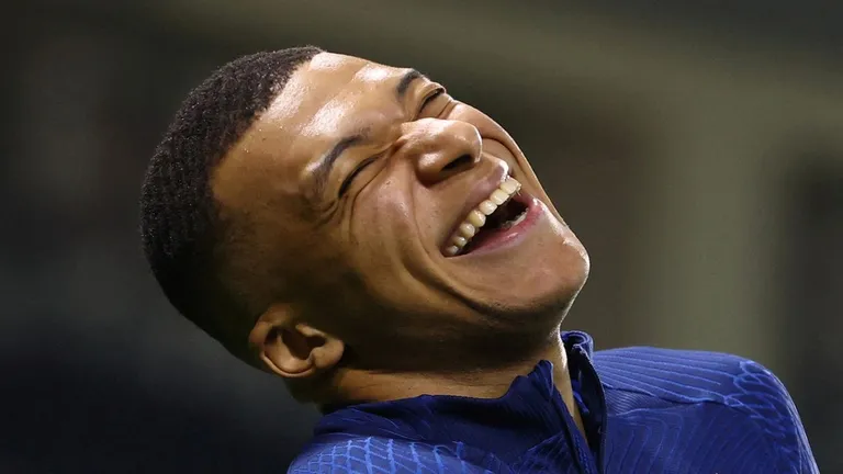 Mbppé bromea con la oferta récord de 300 millones de euros del club saudí Al Hilal