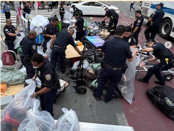 Incautan en NY productos Louis Vuitton, Yven Saint Laurent y Nike falsificados