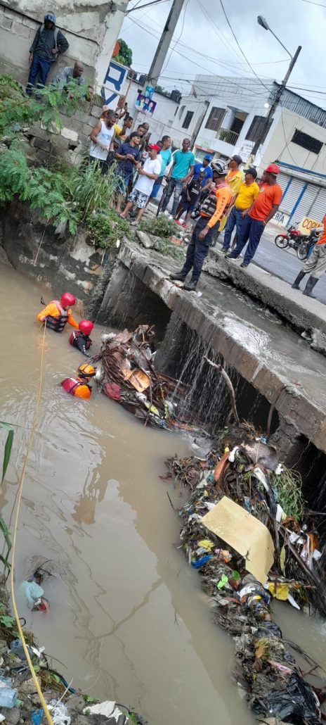 Defensa Civil encuentra cadáver de hombre que se lanzó a cañada de Guajimía