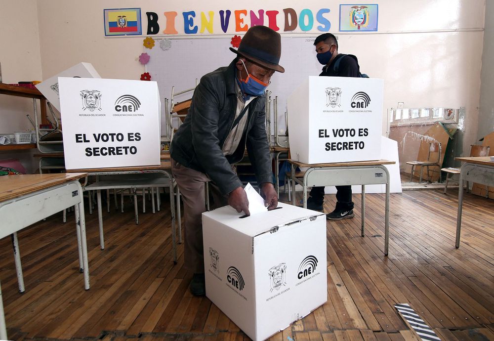 El luto va a las urnas en Ecuador con voto de indignación por asesinato de Villavicencio