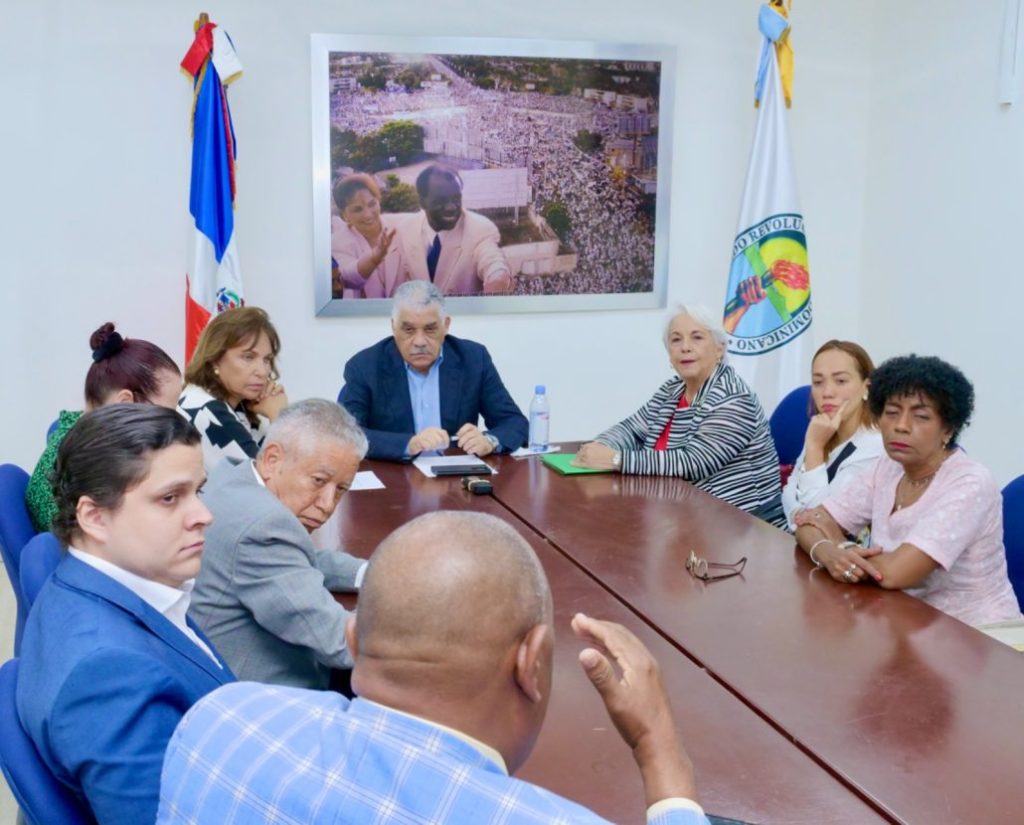 Miguel Vargas exhorta a Participación Ciudadana vigilar el uso de los recursos públicos