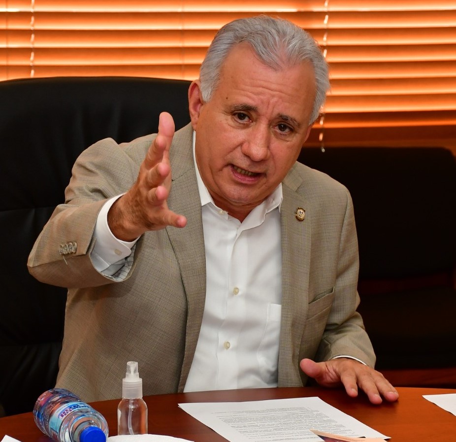 Senador Antonio Taveras arremete contra dirigentes PRM y le dice que para obtener Senaduría gastó $ 250 millones de pesos.