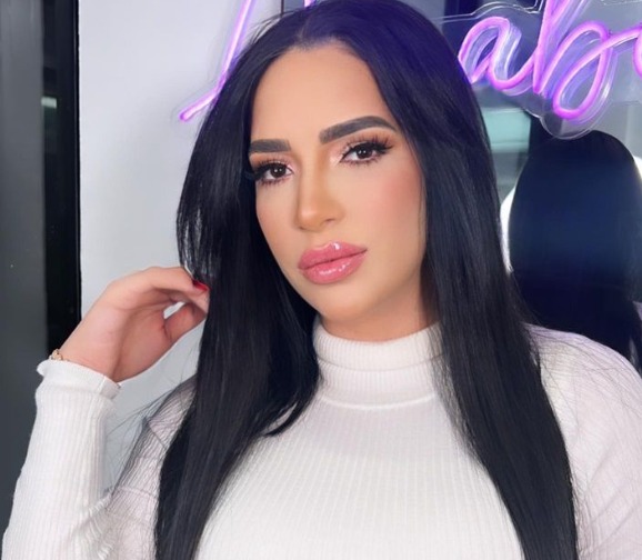 ¡Entre lágrimas! Amelia rompe el silencio y asegura nadie le es «más leal» a Alofoke que ella