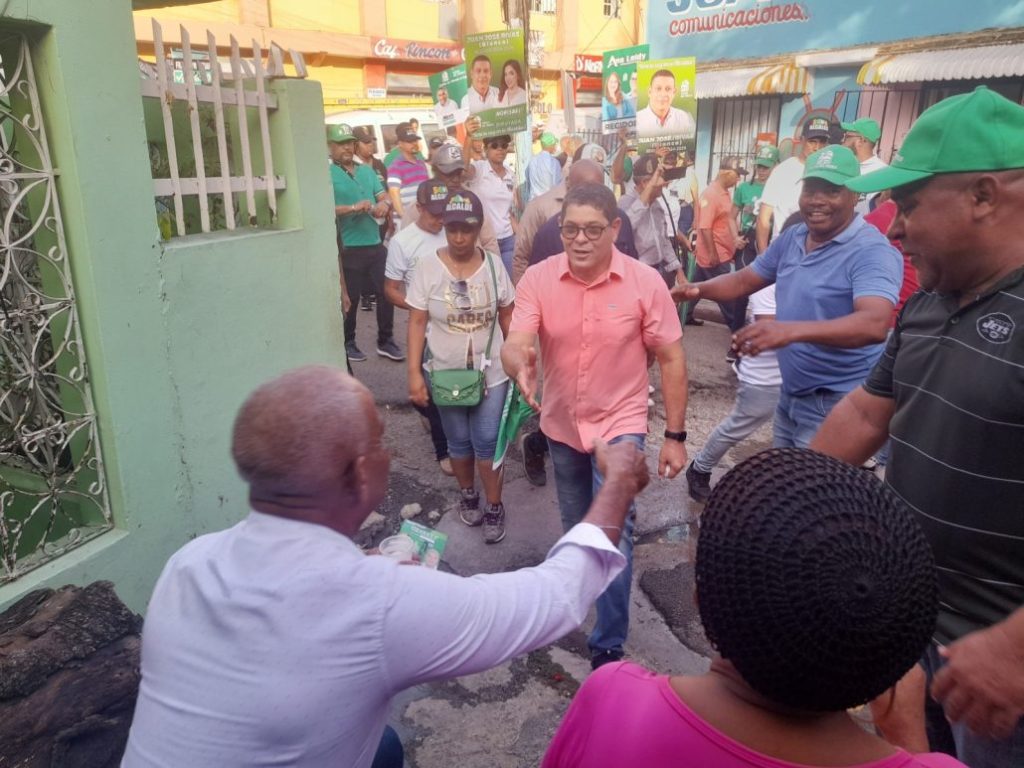 “Aguas negras ponen en peligro salud de munícipes en SDO”, denuncia precandidato Alcaldía de la FP