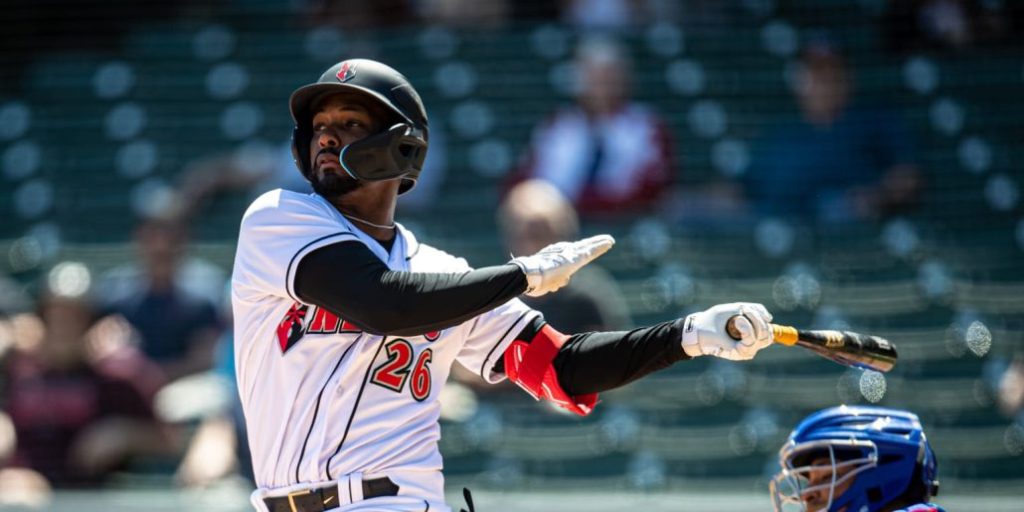 Andújar y Leyba dan vuelacercas, Cam Robinson salva el octavo