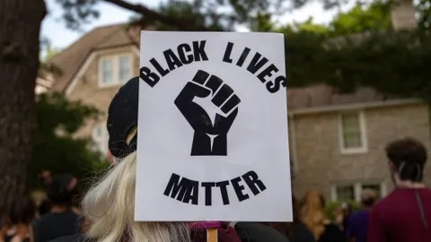 Seis expolicías en Misisipi se declaran culpables de torturar a dos hombres negros