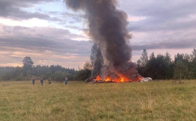 Rescatan ocho cadáveres en lugar donde estrelló avión en que viajaba jefe de los Wagner