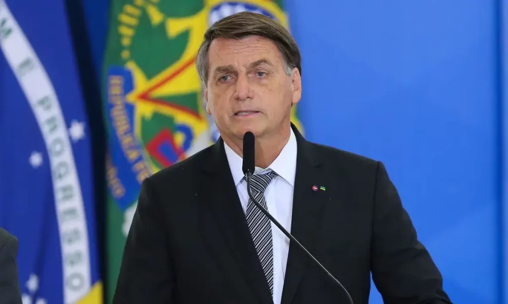 Bolsonaro niega que mandara a su edecán vender las joyas del Estado brasileño