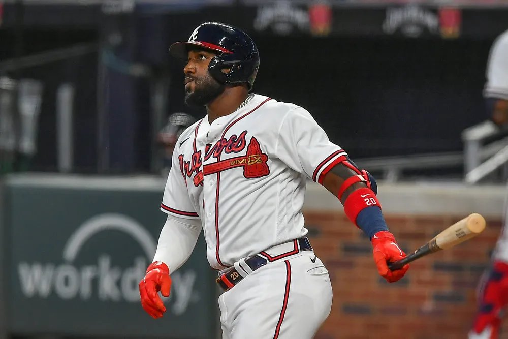 Marcell Ozuna y Charlie Morton lideran triunfo de Bravos sobre Rockies