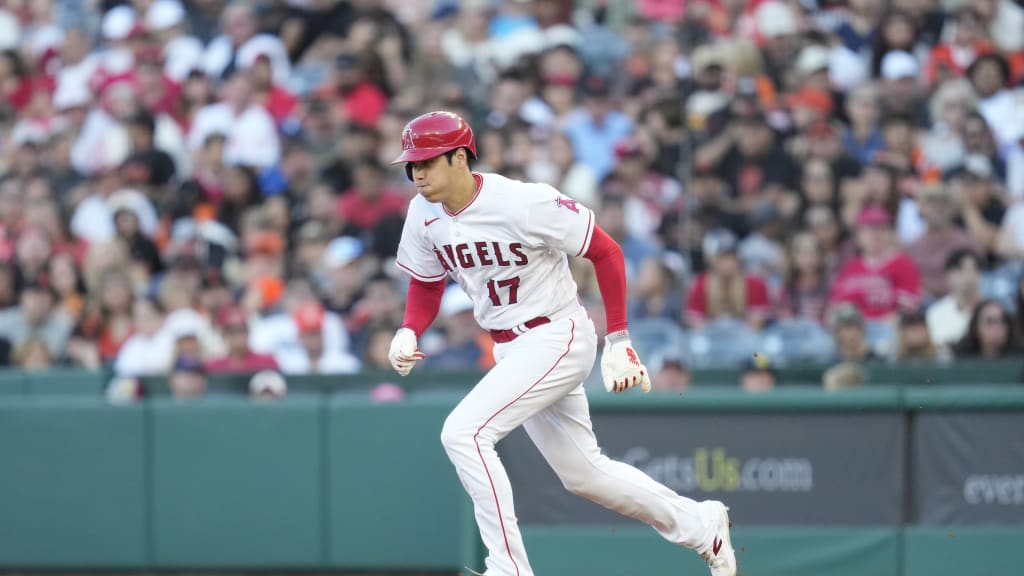 ¡Sigue haciendo historia! Ohtani impone récord con su combinación de poder y velocidad