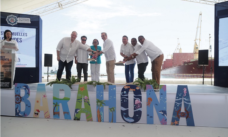BARAHONA: Abinader da primer palazo construir muelle cruceros