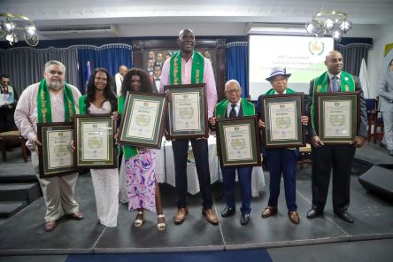 Instalan nuevos inmortales en el Pabellón de la Fama de San Pedro