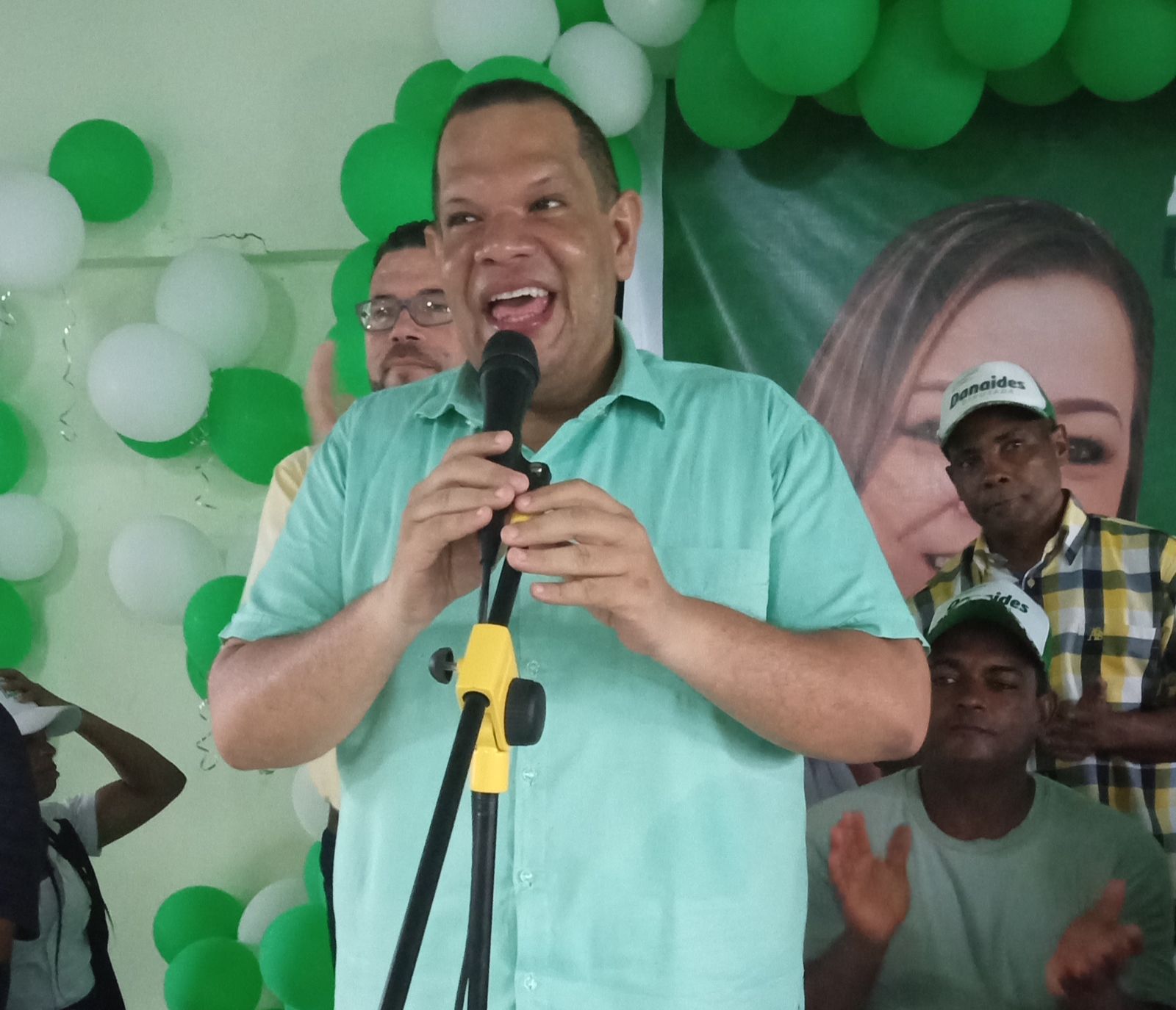 Carlos Guzmán: Asegura cuenta con encuesta nueva que dice 87.7% de los munícipes de SDN quieren  que él repita