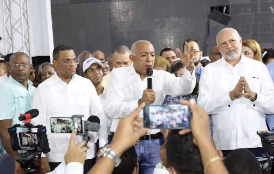 Mérido Torres y Robert Arias pasan a apoyar la precandidatura de Bertico Santana