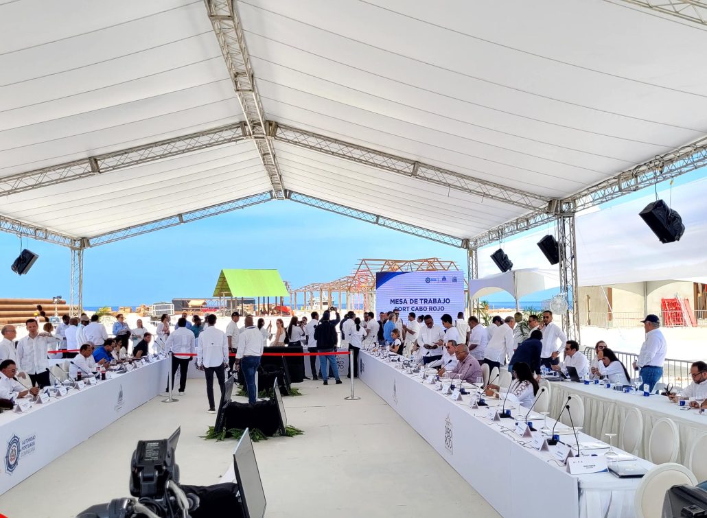 Presidente encabeza mesa de trabajo en Cabo Rojo