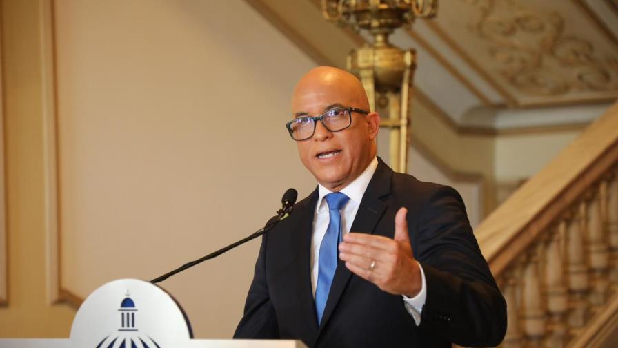 Funcionarios activos del gobierno que tengan responsabilidades con la reelección deberán tomar licencia