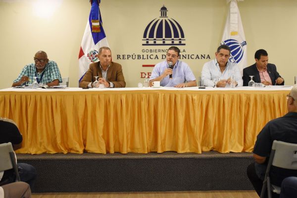 Gobierno RD dice ha entregado $4 mil MM a federaciones y el COD