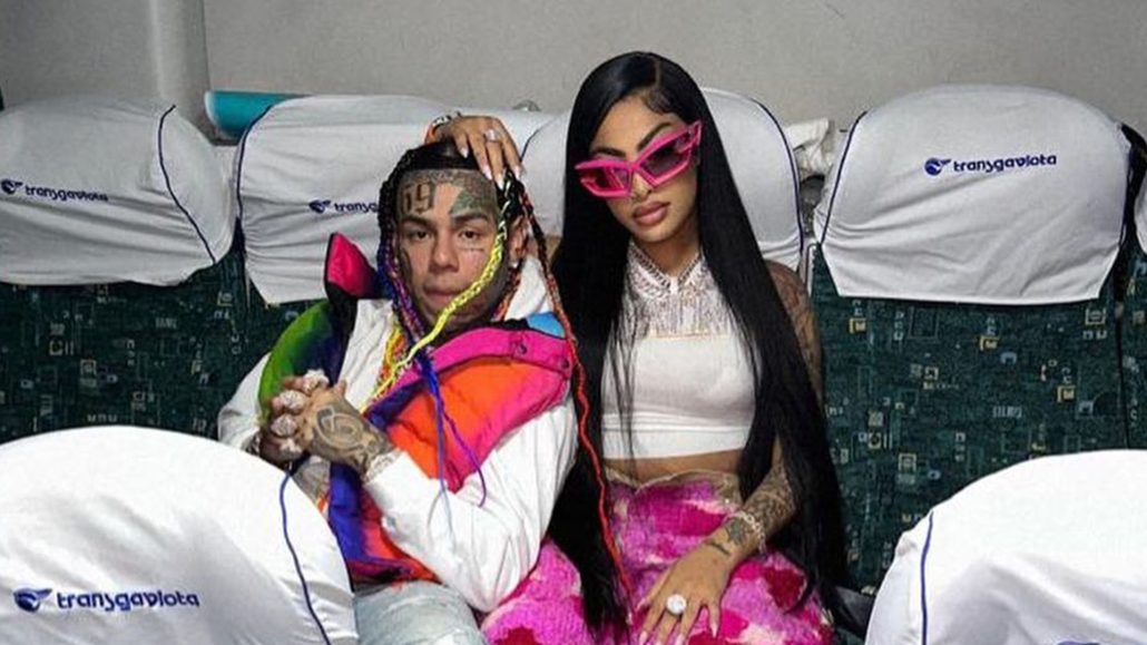 ¡La cosa va en serio! Yailin comparte con madre de Tekashi
