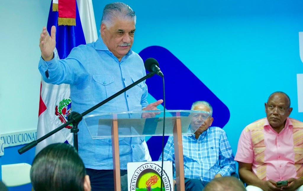 Preocupa a Miguel Vargas bajo crecimiento economía RD 2024