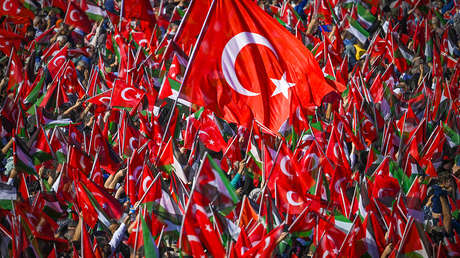 Multitudinaria manifestación de apoyo a Palestina en Estambul