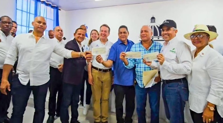 Gobierno paga RD$15 millones a productores avícolas de frontera