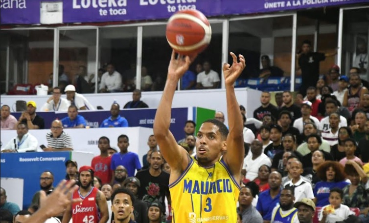 Mauricio Báez retoma delantera en la serie final del TBS Distrito