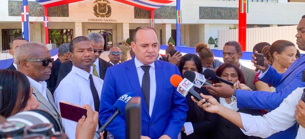 Abogados emplazan legisladores rechazar reducción recursos justicia