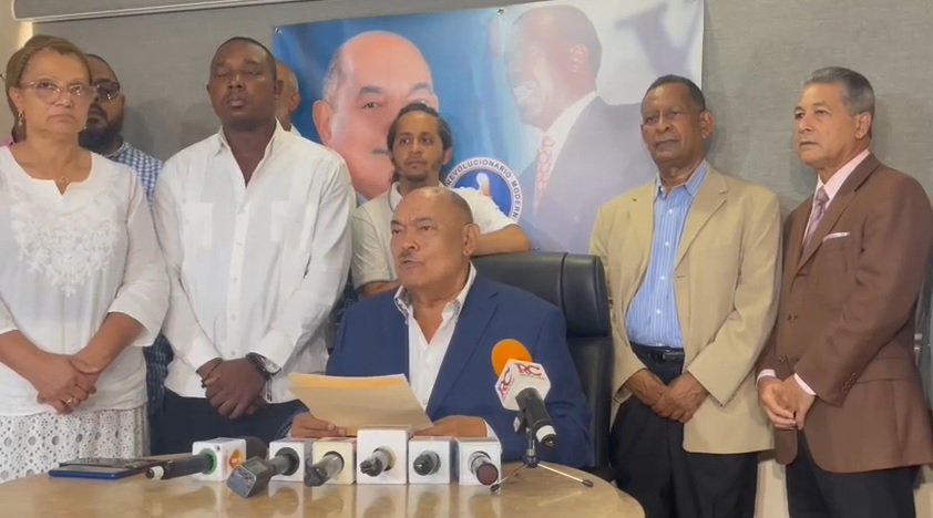 Ramón Albuquerque reconoce y felicita al presidente Luis Abinader