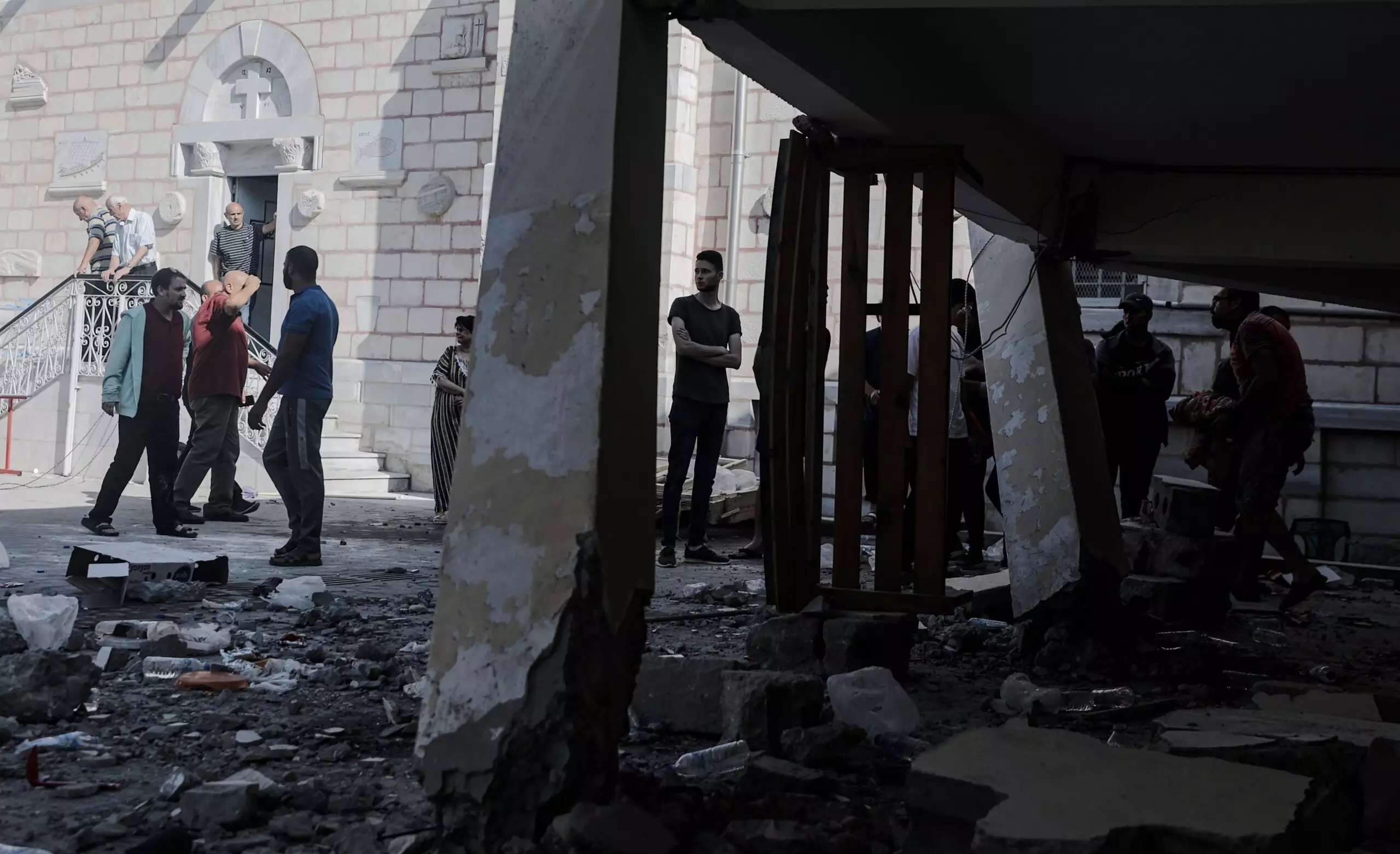 Bombardeo israelí contra iglesia en Gaza deja al menos 16 muertos