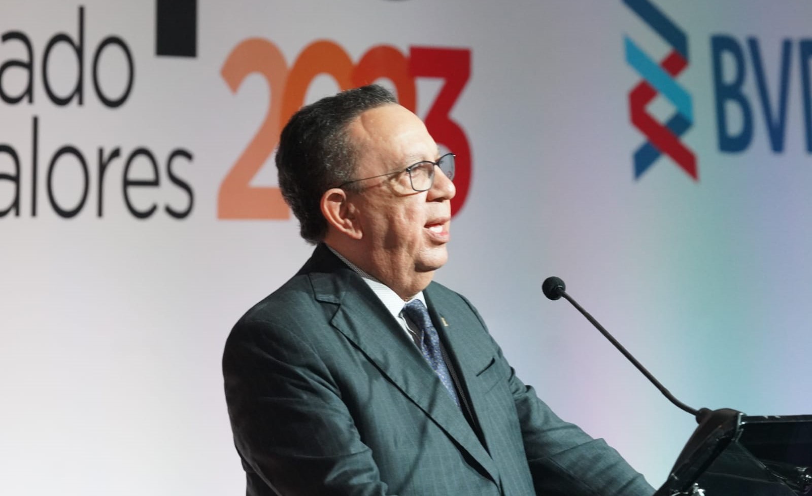 Destaca importancia mercado de valores para economía saludable