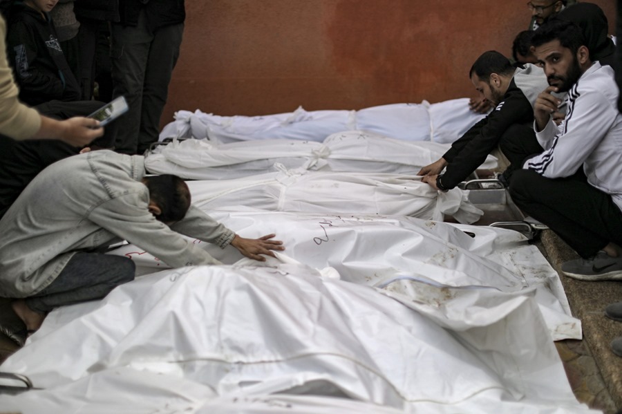 Israel  no para de matar palestinos; caen bombardeados 200 más