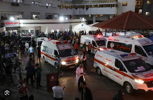 LAS BATALLAS OBLIGAN A LOS PALESTINOS A ABANDONAR LOS HOSPITALES DE GAZA, DEJANDO A PACIENTES, BEBÉS Y MÉDICOS VARADOS