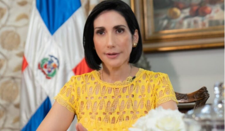 Primera Dama responde a Leonel por críticas de abandono de SDO