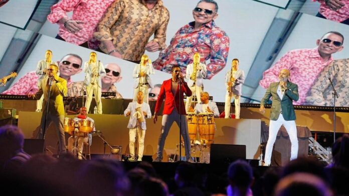 LOS HERMANOS ROSARIO PARTICIPAN EN GRAN EVENTO Y RECIBEN RECONOCIMIENTO EN ECUADOR