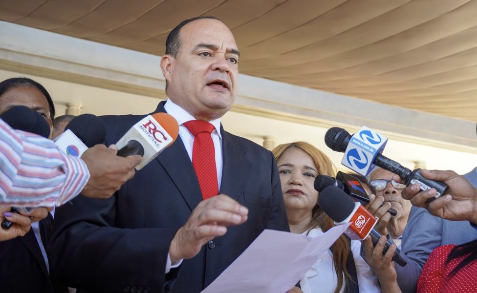 Denuncia injerencia del Gobierno en elección Colegio de Abogados