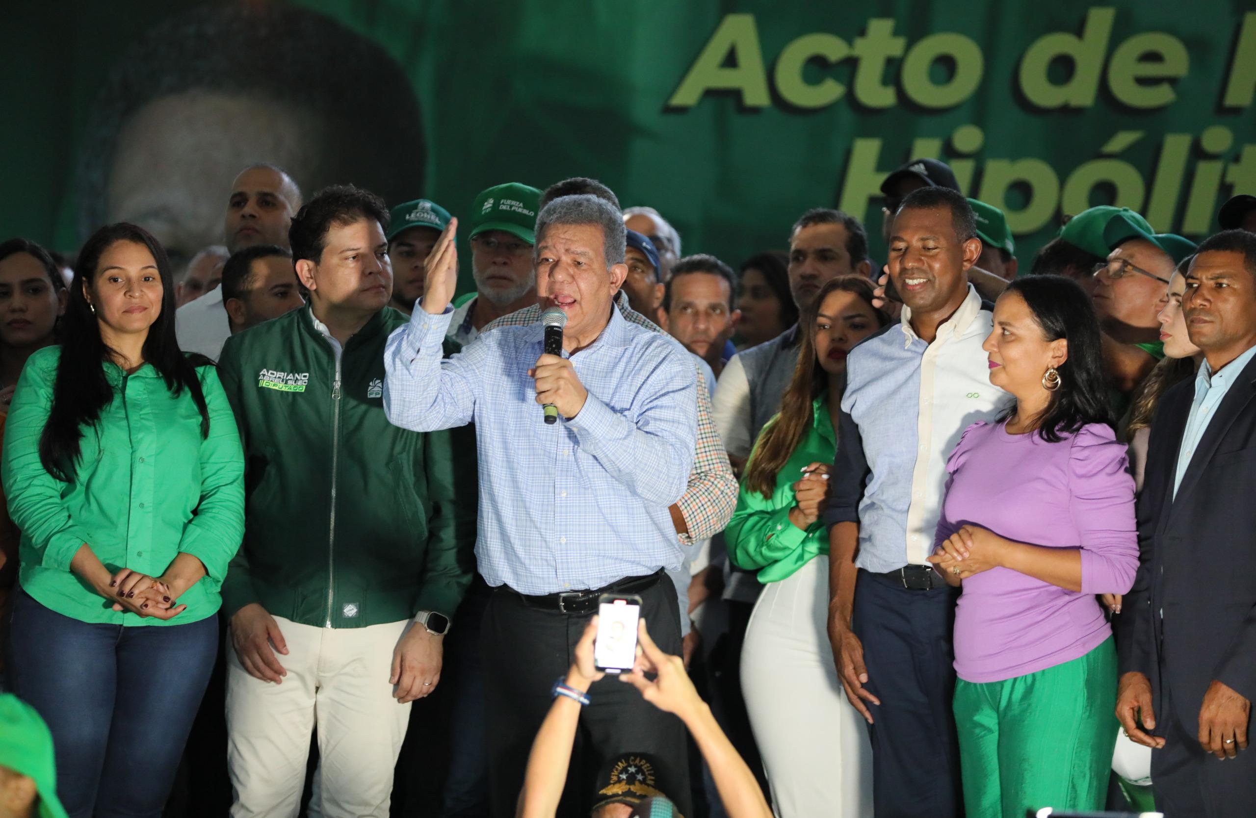 Leonel asegura la FP en febrero multiplicará por mucho la cantidad de alcaldes y directores que hoy tiene