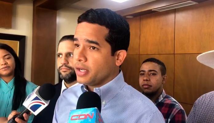 Omar pide usar 3,000 millones de publicidad para mejorar tránsito