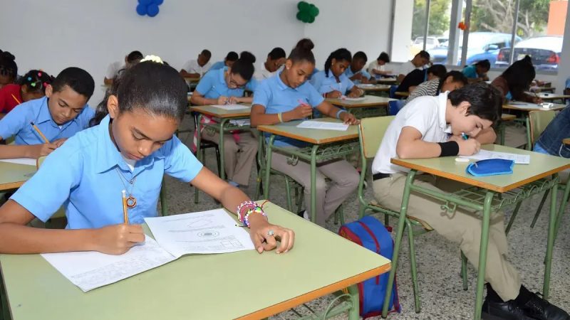 RD por debajo media de la OCDE en matemáticas, lectura y ciencia
