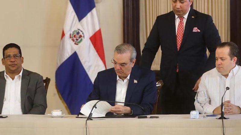 Mediante decreto, el Presidente regula la publicidad del Gobierno