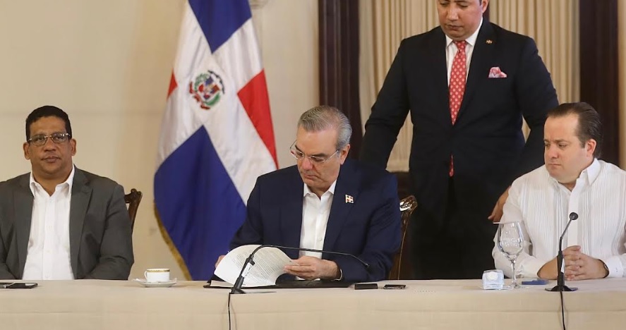 Mediante decreto, el Presidente regula la publicidad del Gobierno