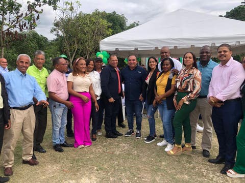 Candidato a diputado Víctor Pavón realiza encuentro cena con su equipo de campaña