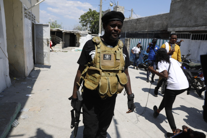Poderoso jefe de bandas haitianas Jimmy Cherisier alias Barbecue escapa de un operativo policial