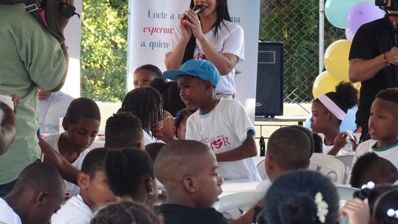 Fundación “Sentidos por Amor” concede Cena Navideña a infantes de Mata San Juan, SDN