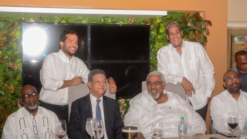 Leonel y Peña Guaba encabezan almuerzo con aliados