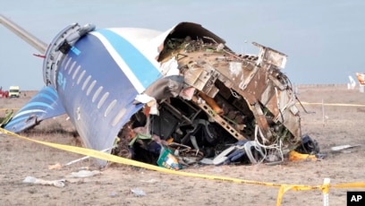 Azerbaijan Airlines nombra la causa del accidente aéreo en Kazajistán