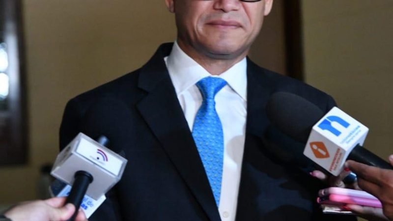 Eddy Olivares dice sentencia del TC no es “amenaza” para partidos políticos